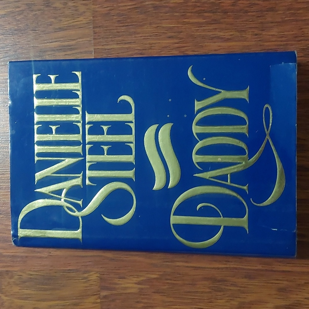 ✨️3/10$✨️Danielle Steel book